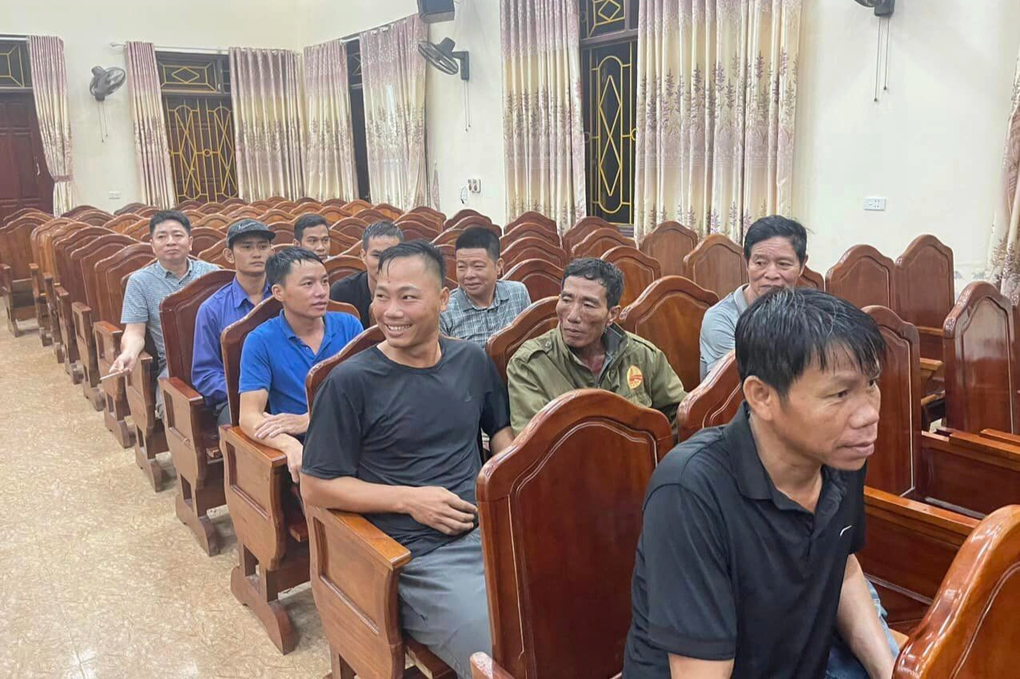 Nước lũ dâng cao, 9 công nhân thi công cao tốc Bắc - Nam bị cô lập - 2 Nước lũ dâng cao, 9 công nhân thi công cao tốc Bắc - Nam bị cô lập - 2