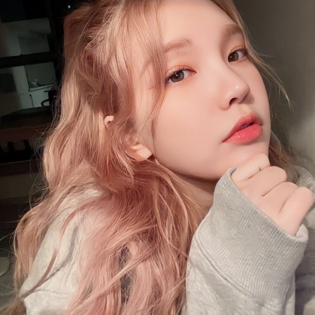 Bị đồn là bạn gái của Park Seo Joon, hot girl 9X bất ngờ bị truy lùng - 5 Bị đồn là bạn gái của Park Seo Joon, hot girl 9X bất ngờ bị truy lùng - 5