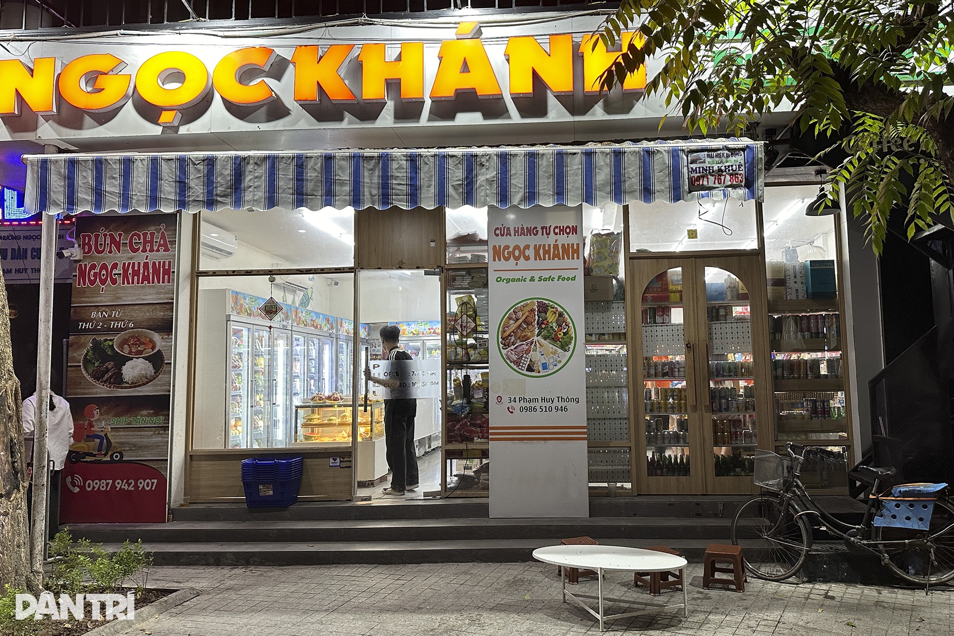 Phố đi bộ hồ Ngọc Khánh chưa đủ hấp dẫn, vắng khách cuối tuần - 13 Phố đi bộ hồ Ngọc Khánh chưa đủ hấp dẫn, vắng khách cuối tuần - 13
