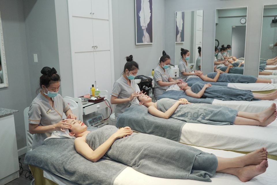 Khai trương Viện thẩm mỹ Slender đứa con tinh thần của CEO Trương Thị Huyền - 4 Khai trương Viện thẩm mỹ Slender đứa con tinh thần của CEO Trương Thị Huyền - 4