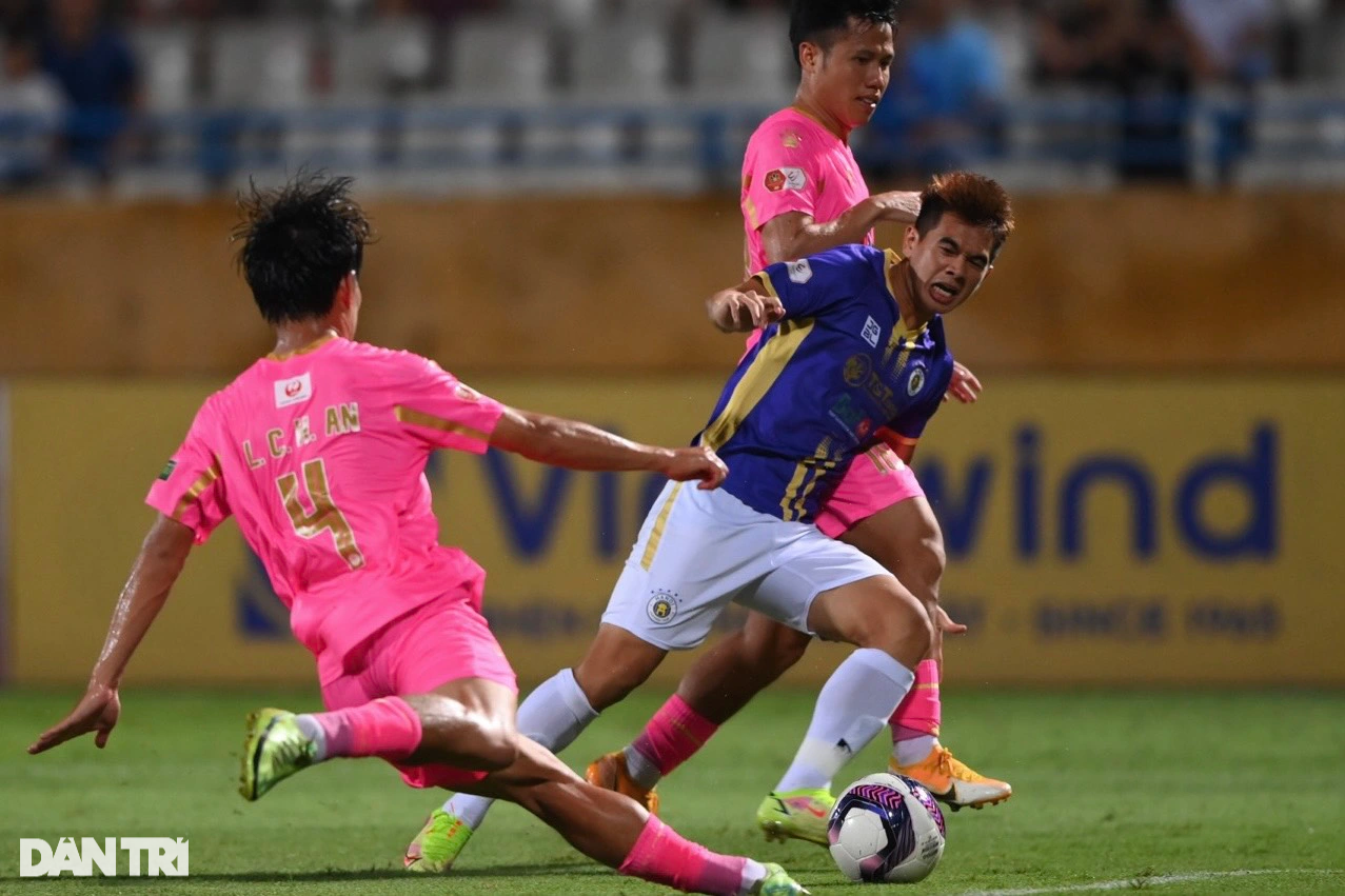 Văn Hậu đá chính, CLB Hà Nội thắng dễ Sài Gòn FC - 3