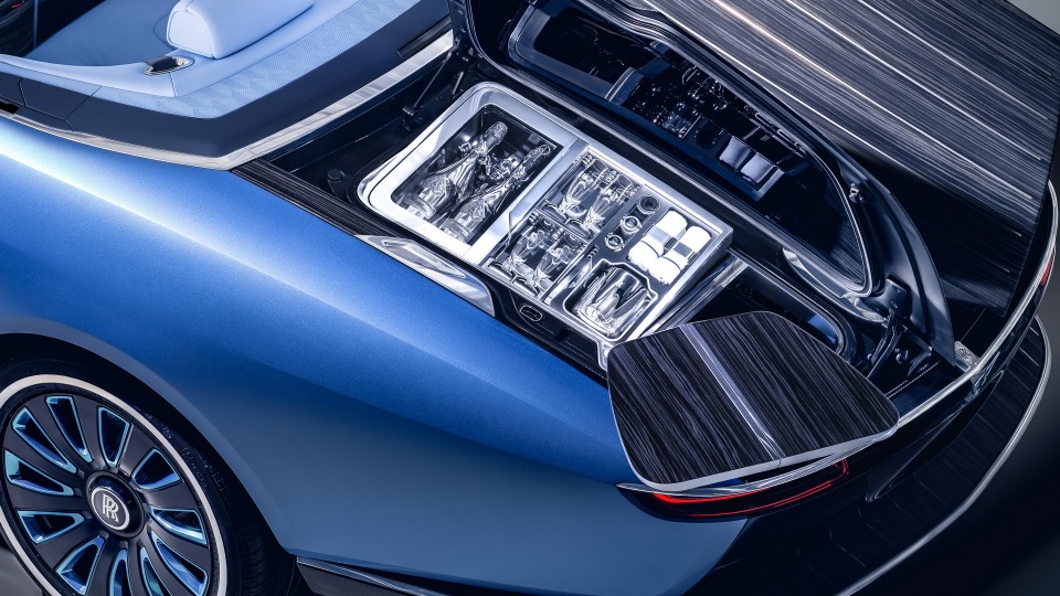 Cận cảnh siêu phẩm mới giá 28 triệu USD của Rolls-Royce - 13 Cận cảnh siêu phẩm mới giá 28 triệu USD của Rolls-Royce - 13