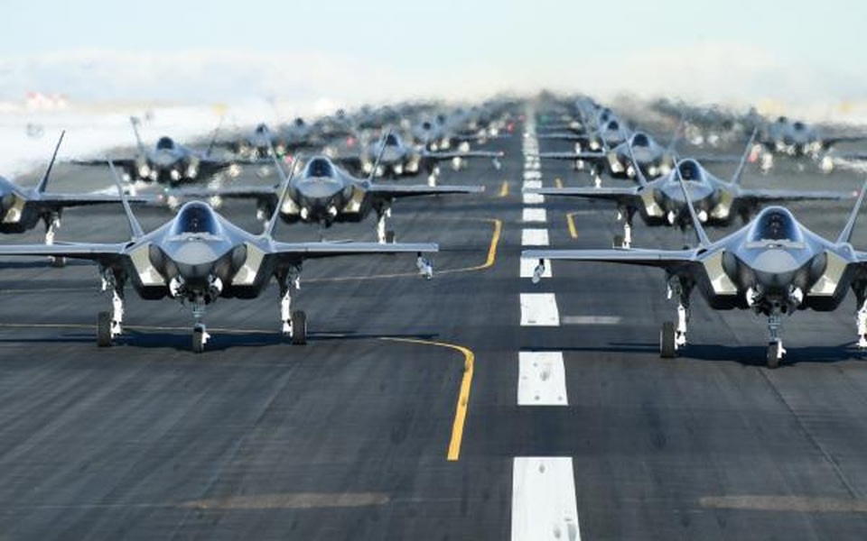 52 “tia chớp” F-35A của Mỹ tập trận “Voi đi bộ” - 5 52 “tia chớp” F-35A của Mỹ tập trận “Voi đi bộ” - 5