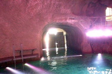 Hé lộ hang bí mật tại nhà cựu Thủ tướng Italia Berlusconi