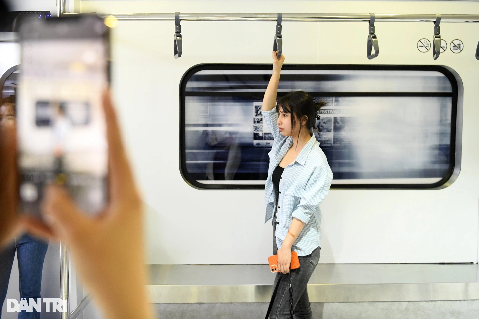 Quán cà phê mô hình tàu điện ngầm thu hút giới trẻ Sài Gòn - 8 Quán cà phê mô hình tàu điện ngầm thu hút giới trẻ Sài Gòn - 8