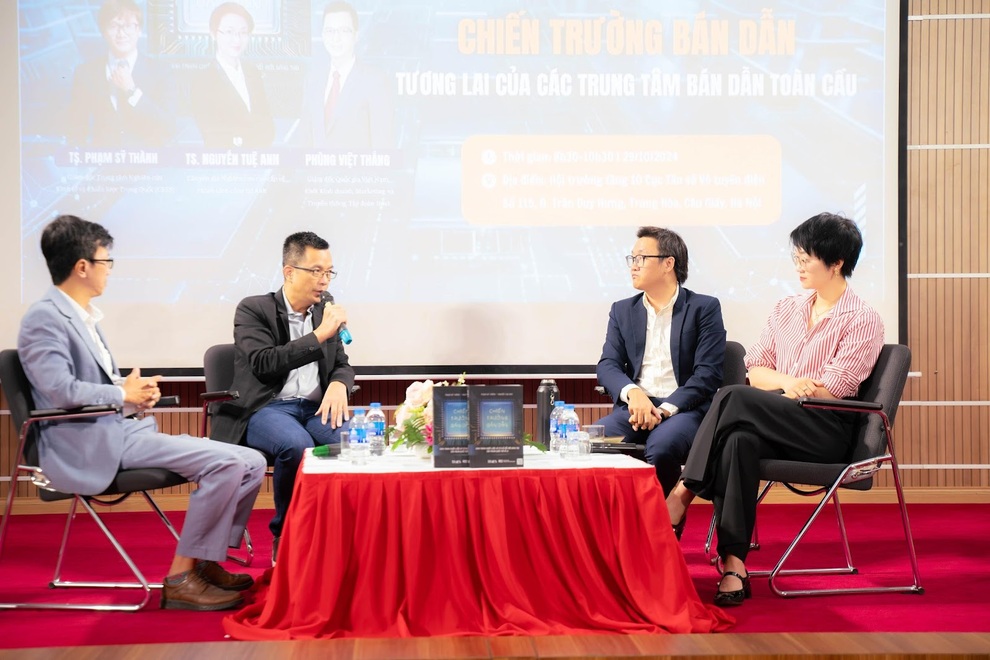 Ra mắt cuốn sách về chiến trường bán dẫn - 1 Ra mắt cuốn sách về chiến trường bán dẫn - 1