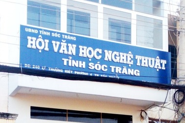 Cho nghỉ việc Phó Chủ tịch Hội Văn học - Nghệ thuật Sóc Trăng