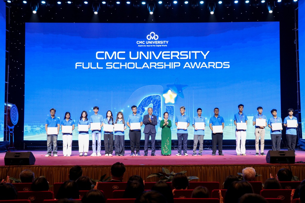 CMC University öppnar fjärde kursen och välkomnar nästan 1 600 nya studenter - 4 Trường Đại học CMC khai giảng khóa 4, đón gần 1.600 tân sinh viên - 4
