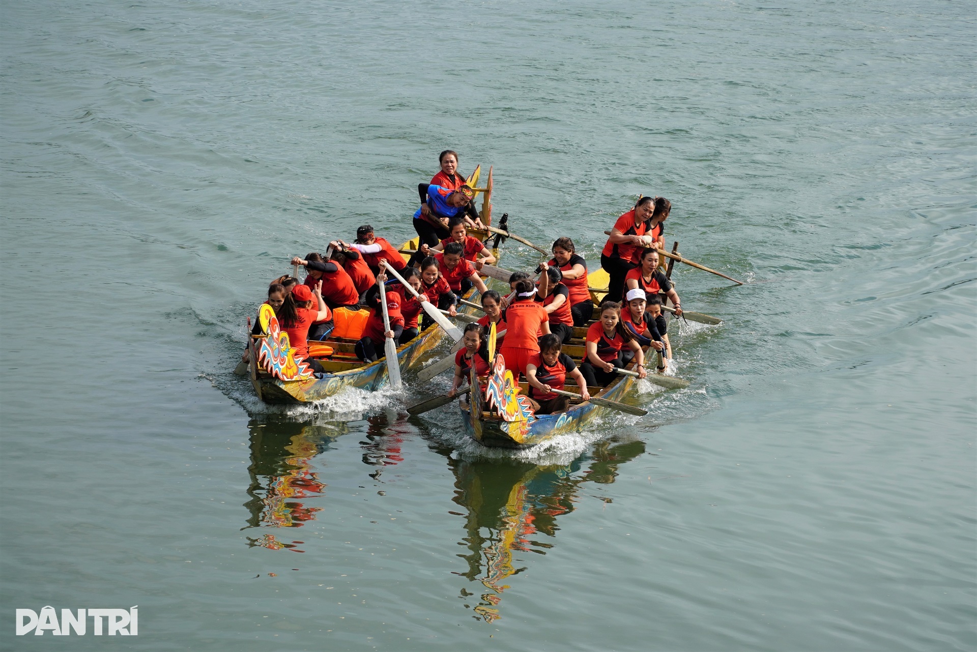 Cụ bà 70 tóc bạc trắng đua thuyền rồng, hàng loạt đối thủ chào thua - 5 Cụ bà 70 tóc bạc trắng đua thuyền rồng, hàng loạt đối thủ chào thua - 5