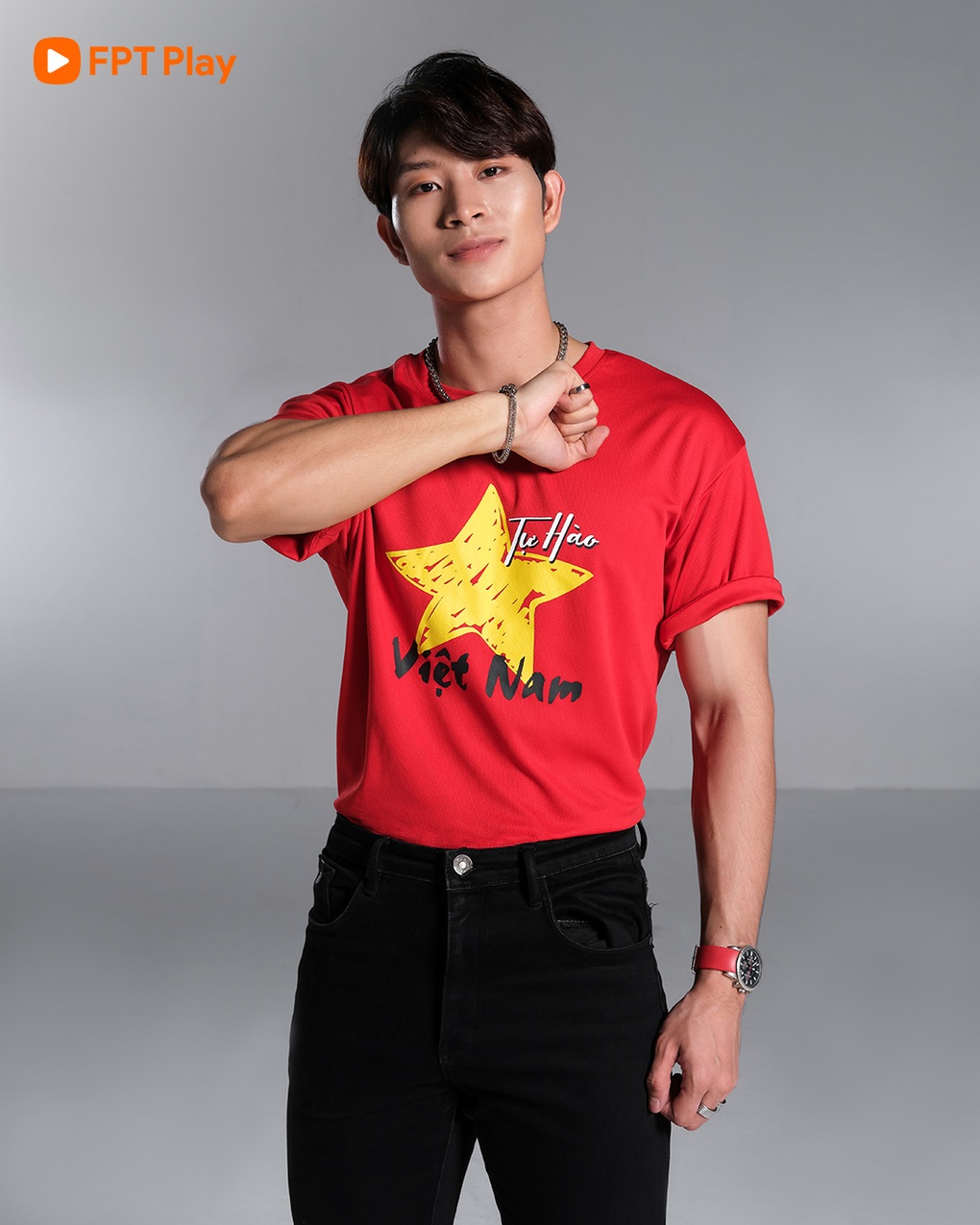 FPT Play mở bán mẫu áo cổ vũ tinh thần đội tuyển bóng đá Việt Nam - 1 FPT Play mở bán mẫu áo cổ vũ tinh thần đội tuyển bóng đá Việt Nam - 1