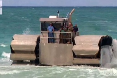 Xe tăng lưỡng cư UHAC