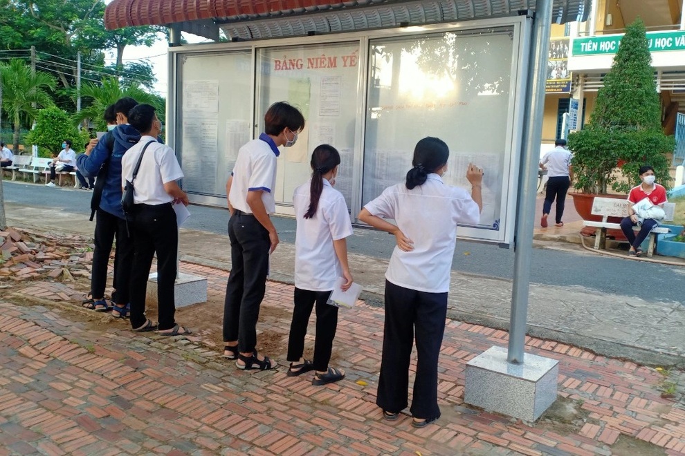 Một thí sinh dương tính với SARS-CoV-2, 22 thí sinh phải ngừng thi đợt 2 - 1 Một thí sinh dương tính với SARS-CoV-2, 22 thí sinh phải ngừng thi đợt 2 - 1