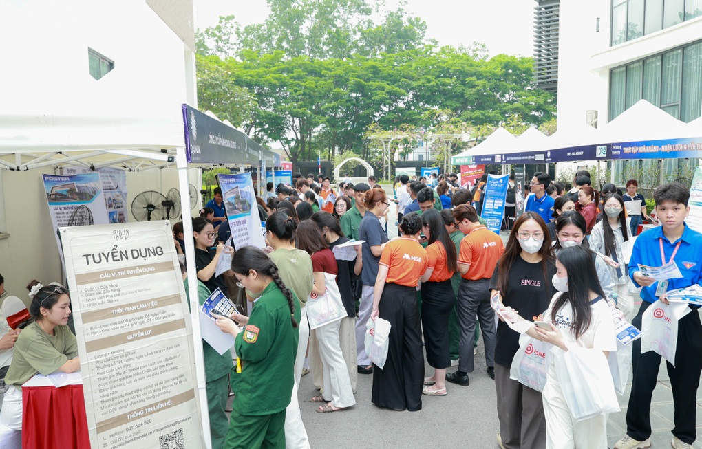 75 doanh nghiệp tham gia ngày hội tuyển dụng tại Trường Đại học Đại Nam - 6 75 doanh nghiệp tham gia ngày hội tuyển dụng tại Trường Đại học Đại Nam - 6