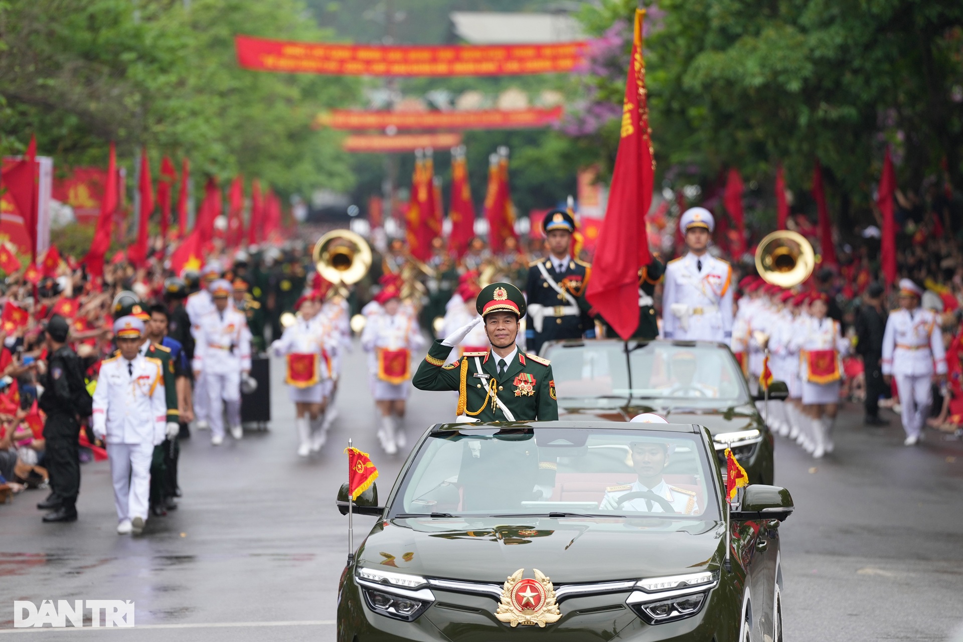 Hình ảnh ấn tượng Lễ diễu binh kỷ niệm 70 năm Chiến thắng Điện Biên Phủ - 9 Hình ảnh ấn tượng Lễ diễu binh kỷ niệm 70 năm Chiến thắng Điện Biên Phủ - 9