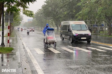 Bão Fengshen tan trên biển, chiều nay miền Trung mưa lớn