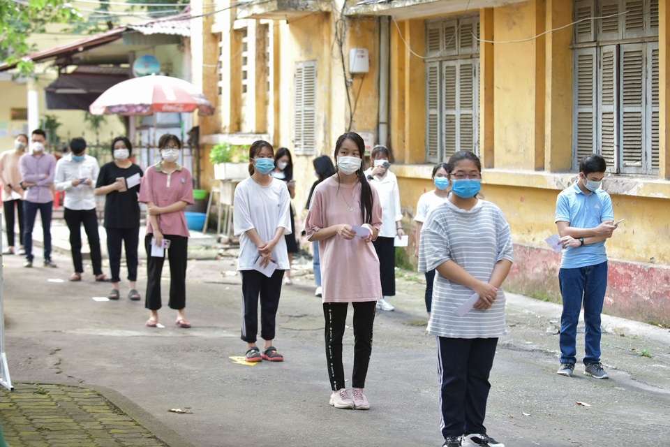 Gần 800 sinh viên ở ký túc xá Bách khoa Hà Nội rộn ràng trong ngày bầu cử - 6 Gần 800 sinh viên ở ký túc xá Bách khoa Hà Nội rộn ràng trong ngày bầu cử - 6