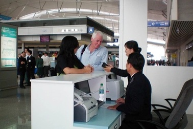 Người nước ngoài là cha của công dân Việt Nam có thể được cư trú lâu dài?