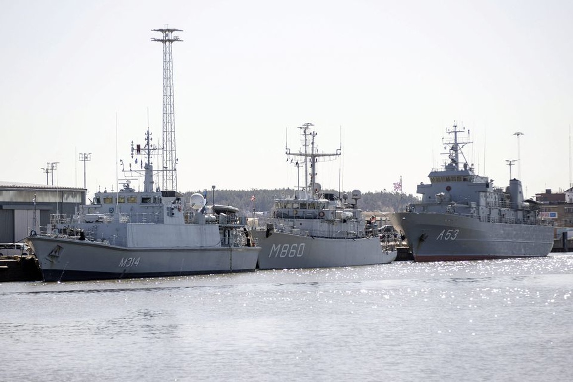 NATO điều tàu chiến tới sát Nga giữa lúc căng thẳng - 1 NATO điều tàu chiến tới sát Nga giữa lúc căng thẳng - 1