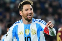 Messi ghi bàn thắng lịch sử, Argentina đánh bại đội bóng châu Phi