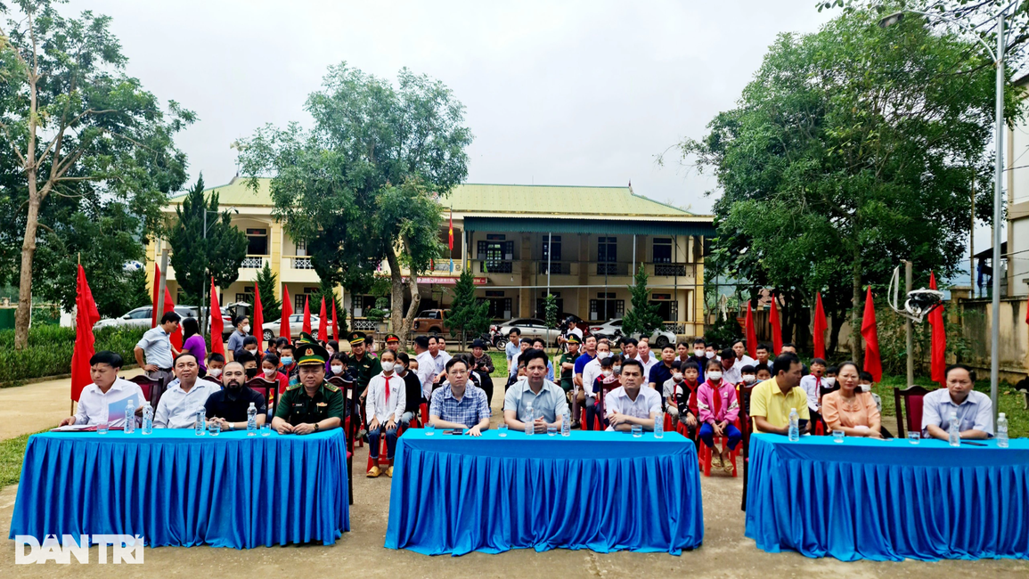 Khánh thành cầu Dân trí ở thung lũng khó khăn bậc nhất biên giới Việt - Lào - 5 Khánh thành cầu Dân trí ở thung lũng khó khăn bậc nhất biên giới Việt - Lào - 5