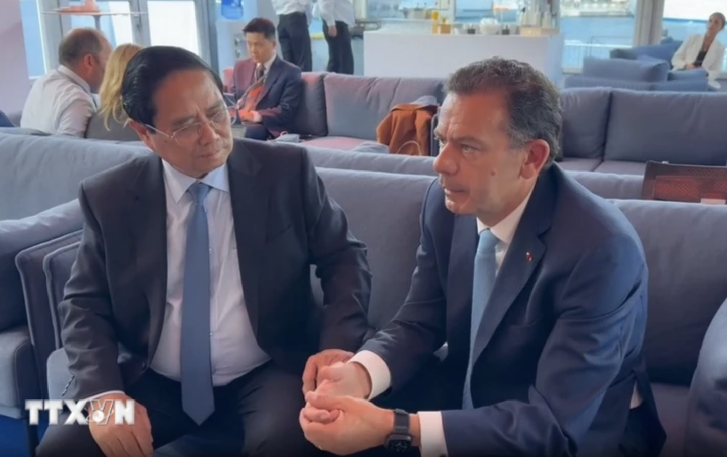Thủ tướng Phạm Minh Chính gặp Thủ tướng Bồ Đào Nha Luis Montenegro - 1
