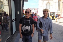 Công Phượng ngồi uống cafe, giao lưu với ngôi sao Liverpool