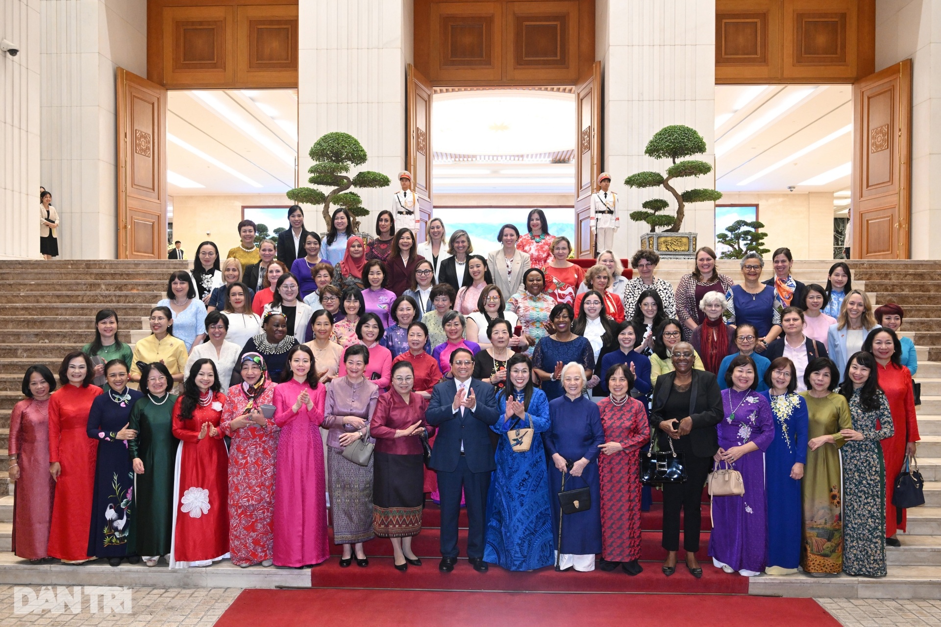 Thủ tướng Phạm Minh Chính gặp mặt các nhà ngoại giao nữ Việt Nam và quốc tế - 13 Thủ tướng Phạm Minh Chính gặp mặt các nhà ngoại giao nữ Việt Nam và quốc tế - 13