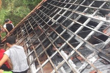 Lũ vừa rút, nhà bỗng dưng bốc cháy