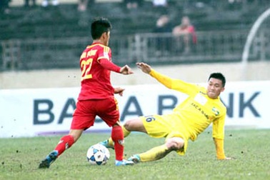 Vụ Ngọc Hải làm Anh Khoa chấn thương: Bạo lực ở V-League không giảm!