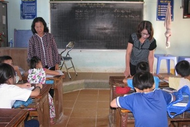 Lớp học tình thương của các cựu giáo chức