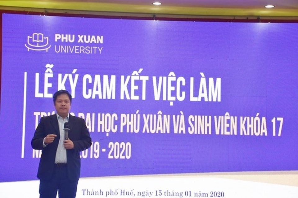 Huế: Trường đại học ký cam kết việc làm cho… gần 200 sinh viên - 4 Huế: Trường đại học ký cam kết việc làm cho… gần 200 sinh viên - 4