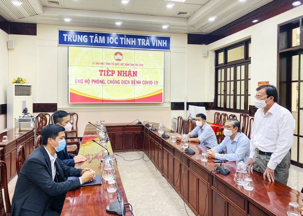 THACO trao tặng ngành giáo dục Trà Vinh 1000 smart tivi cho dạy và học trực tuyến - 1 THACO trao tặng ngành giáo dục Trà Vinh 1000 smart tivi cho dạy và học trực tuyến - 1