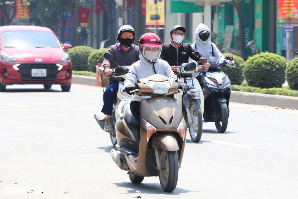 Miền Bắc thu hẹp diện nắng nóng, mưa dông về đêm - 1 Miền Bắc thu hẹp diện nắng nóng, mưa dông về đêm - 1