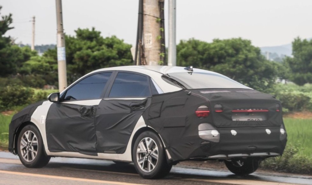 Hyundai Santa Fe 2023 và loạt xe Hàn đắt khách lộ diện phiên bản mới - 6 Hyundai Santa Fe 2023 và loạt xe Hàn đắt khách lộ diện phiên bản mới - 6