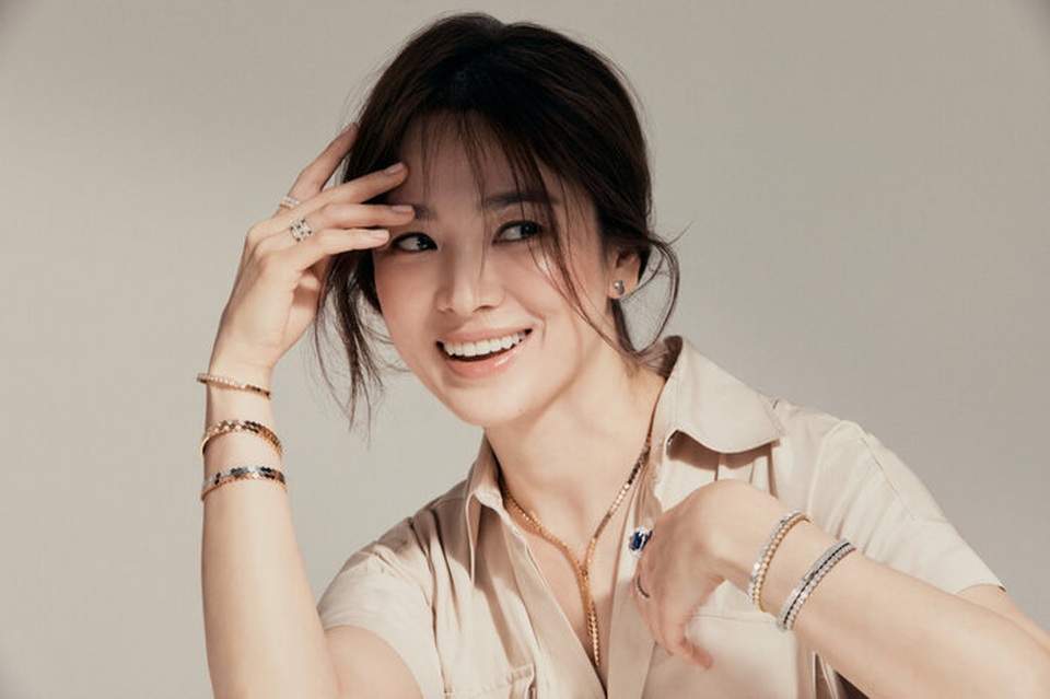 Một năm sau cuộc hôn nhân tan vỡ, Song Hye Kyo luận bàn về tình yêu - 4 Một năm sau cuộc hôn nhân tan vỡ, Song Hye Kyo luận bàn về tình yêu - 4
