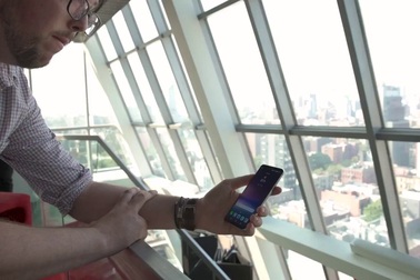 Thực tế smartphone không viền màn hình V30 mới ra mắt của LG