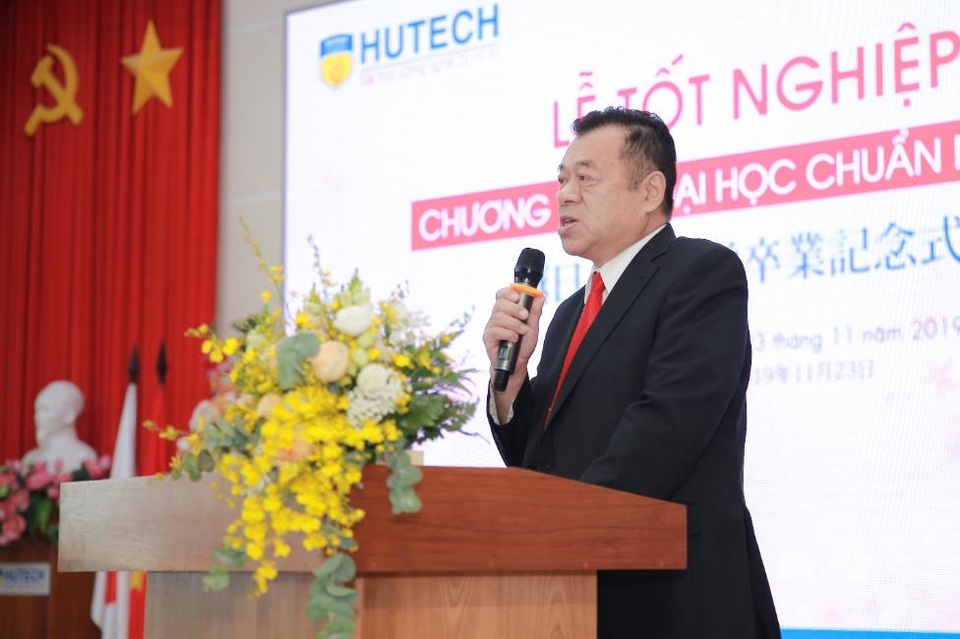 Trang trọng lễ tốt nghiệp Kỹ sư, Cử nhân chuẩn Nhật Bản khóa đầu tiên - 3 Trang trọng lễ tốt nghiệp Kỹ sư, Cử nhân chuẩn Nhật Bản khóa đầu tiên - 3