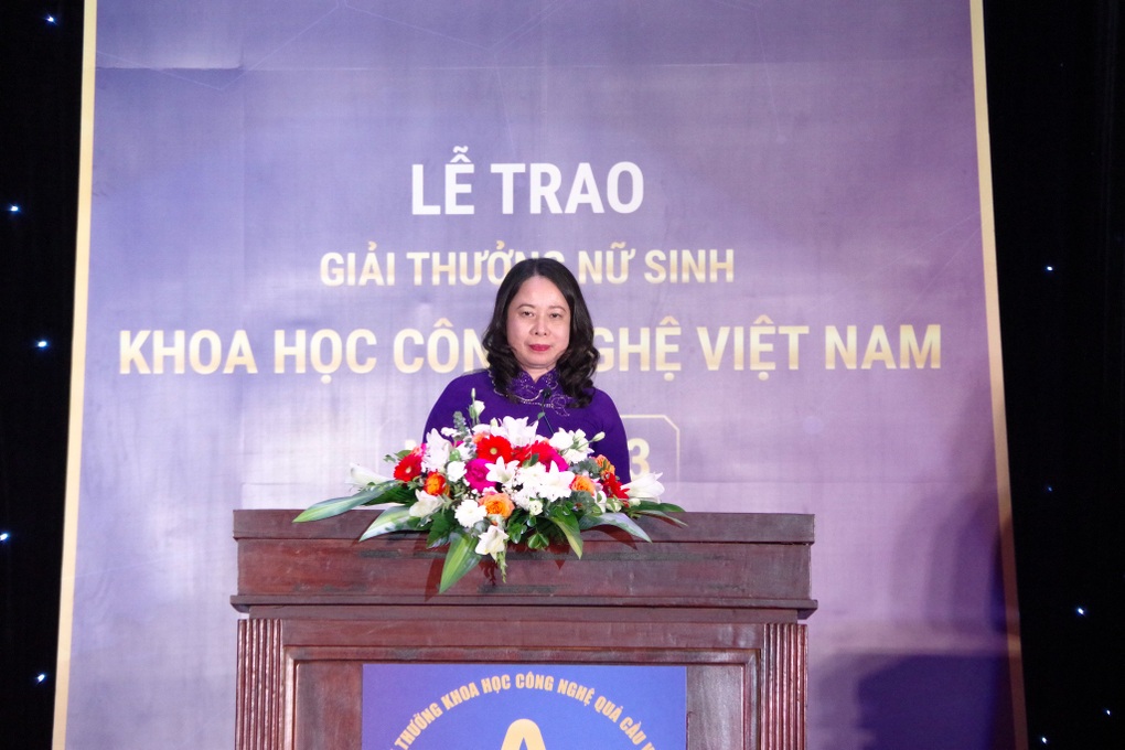 10 nhà khoa học trẻ đoạt giải thưởng khoa học công nghệ Quả cầu vàng 2023 - 2