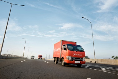 Lalamove: Những vòng lăn bánh nghĩa tình tiếp hy vọng cho đồng bào miền Bắc