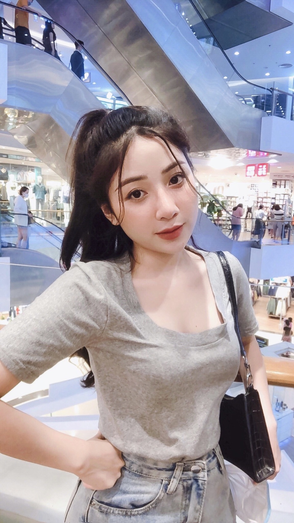 Những hot girl xinh đẹp chọn sống chậm trong mùa dịch - 3 Những hot girl xinh đẹp chọn sống chậm trong mùa dịch - 3