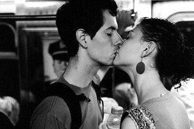 Khi nụ hôn là điều đẹp đẽ