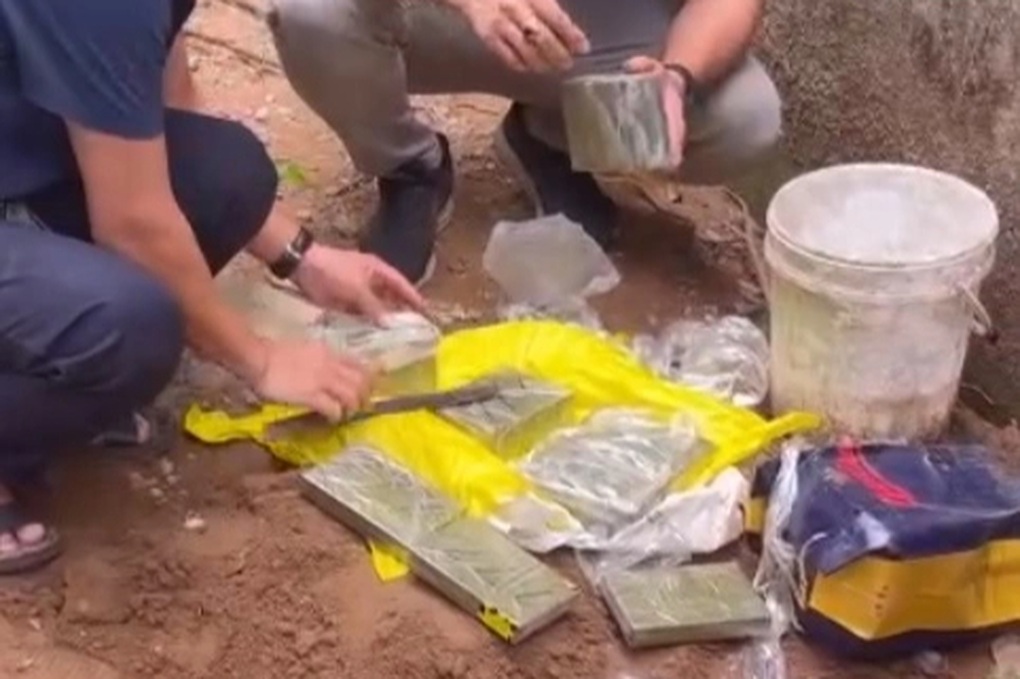 Vụ án ma túy ở Quảng Ninh: Bắt thêm 3 nghi phạm, thu giữ 13 bánh heroin - 1 Vụ án ma túy ở Quảng Ninh: Bắt thêm 3 nghi phạm, thu giữ 13 bánh heroin - 1