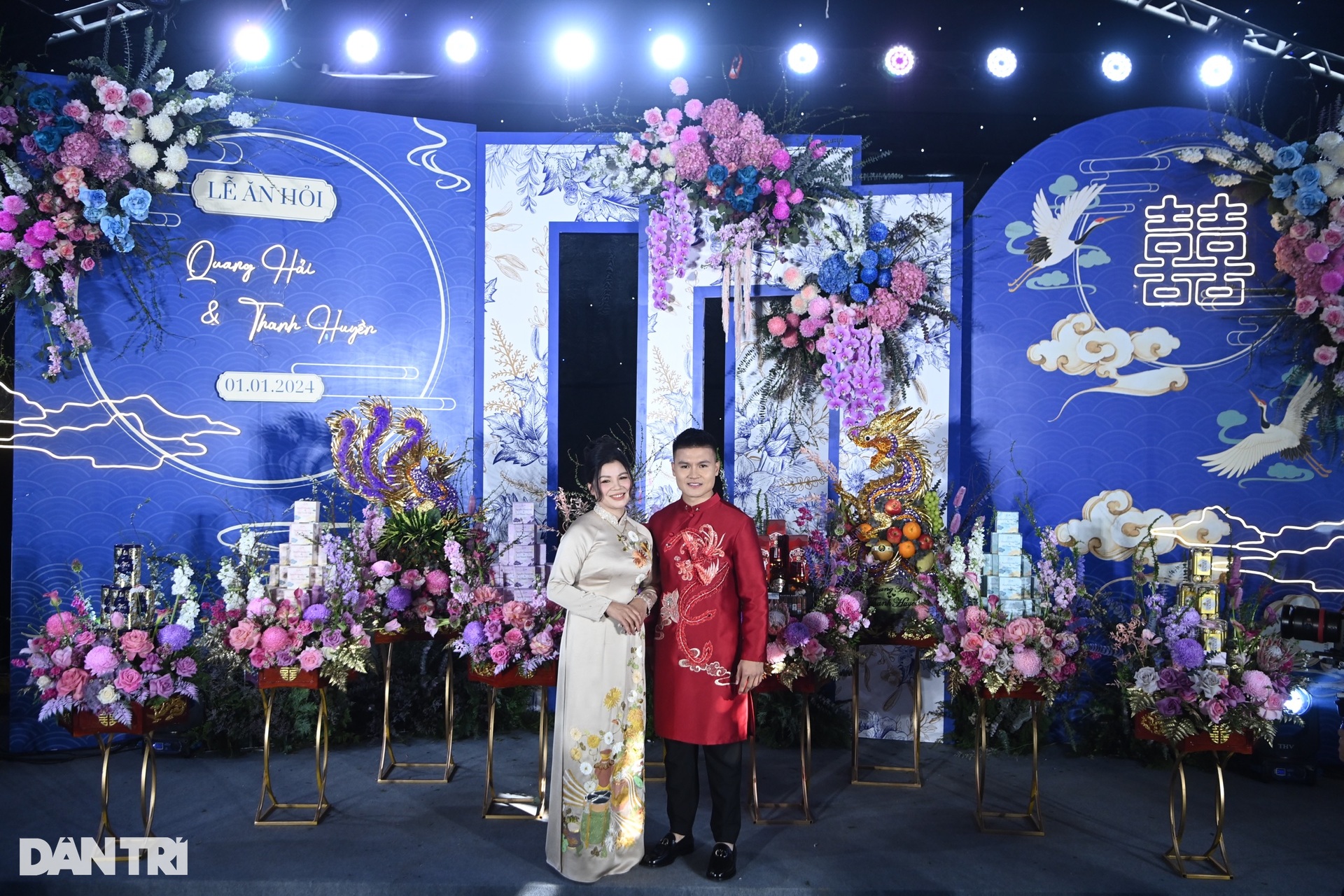 Ăn hỏi Quang Hải: Nhà trai dựng rạp hoành tráng, đưa sính lễ bằng xe sang - 10 Ăn hỏi Quang Hải: Nhà trai dựng rạp hoành tráng, đưa sính lễ bằng xe sang - 10