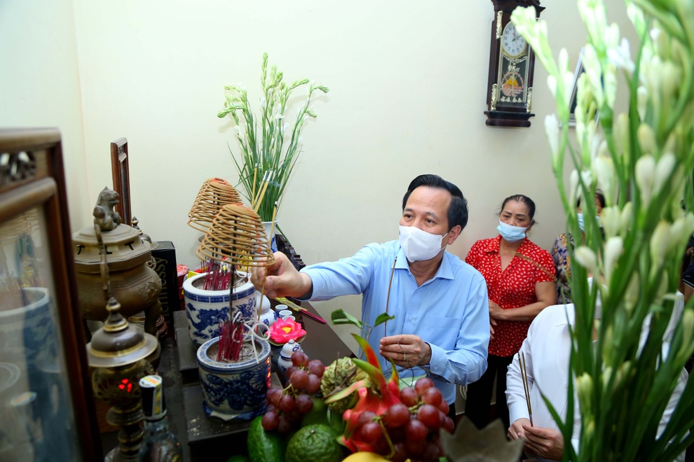 Bộ trưởng Đào Ngọc Dung: Trân quý những tấm gương tỏa sáng giữa đời thường - 1 Bộ trưởng Đào Ngọc Dung: Trân quý những tấm gương tỏa sáng giữa đời thường - 1