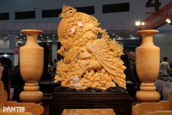 Loạt đá quý có giá rao bán cả tỷ đồng tại Hội chợ Mùa Thu