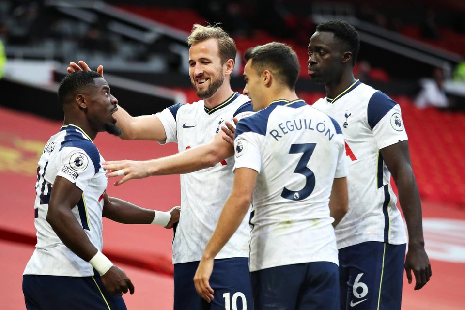 Những khoảnh khắc Man Utd bị Tottenham chà đạp tại Old Trafford - 17 Những khoảnh khắc Man Utd bị Tottenham chà đạp tại Old Trafford - 17