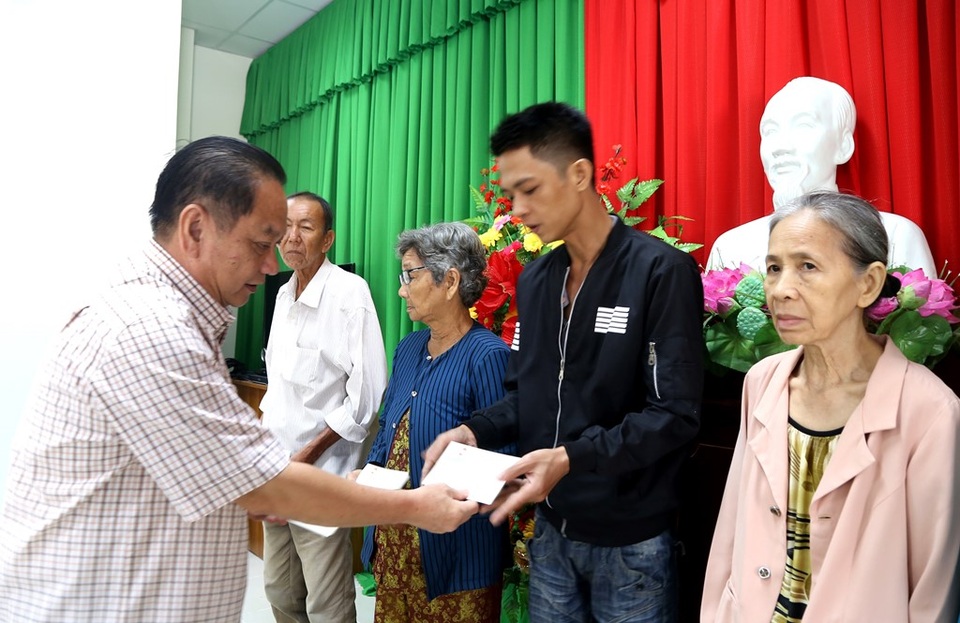 Chủ tịch UB Trung ương MTTQ tặng quà Tết gia đình chính sách - 3 Chủ tịch UB Trung ương MTTQ tặng quà Tết gia đình chính sách - 3