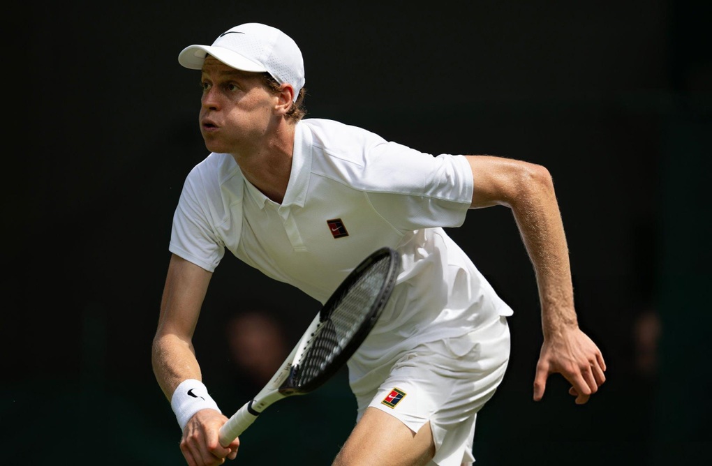 Sinner thắng nhanh, Djokovic vượt qua khó khăn thể chất tại Wimbledon - 1 Sinner thắng nhanh, Djokovic vượt qua khó khăn thể chất tại Wimbledon - 1