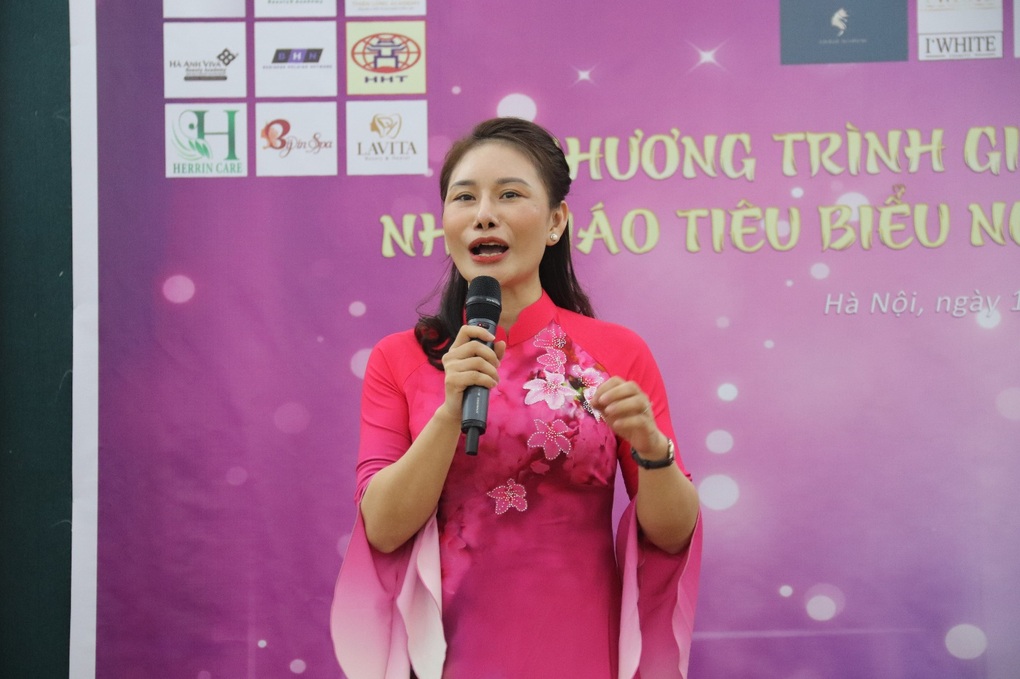 Vinh danh 22 giáo viên tiêu biểu nghề chăm sóc sắc đẹp - 3 Vinh danh 22 giáo viên tiêu biểu nghề chăm sóc sắc đẹp - 3