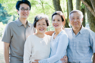 Có nên nói toạc ra quá khứ của mẹ chồng?